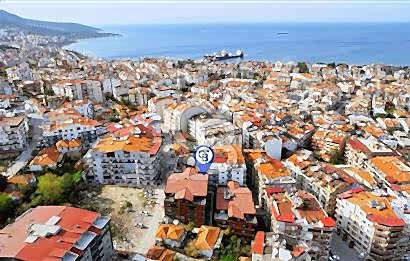 DİKİLİ MERKEZDE SIFIR 2+1 DAİRE- ORTAK HAVUZ - OTOPARK- ASANSÖR