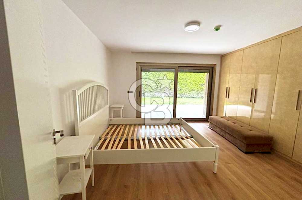 Urla Kekliktepe'de Lüks 5+2 Villa, 1570m² Arsa, Özel Havuzlu