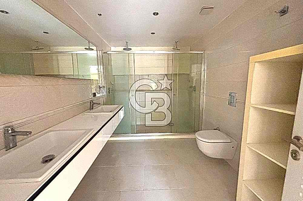 Urla Kekliktepe'de Lüks 5+2 Villa, 1570m² Arsa, Özel Havuzlu