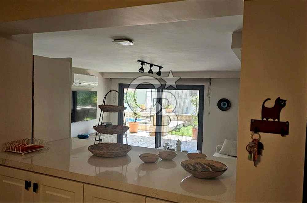 Ayvalık Cunda Adasında Full Deniz Manzaralı Satılık Lüks Villa