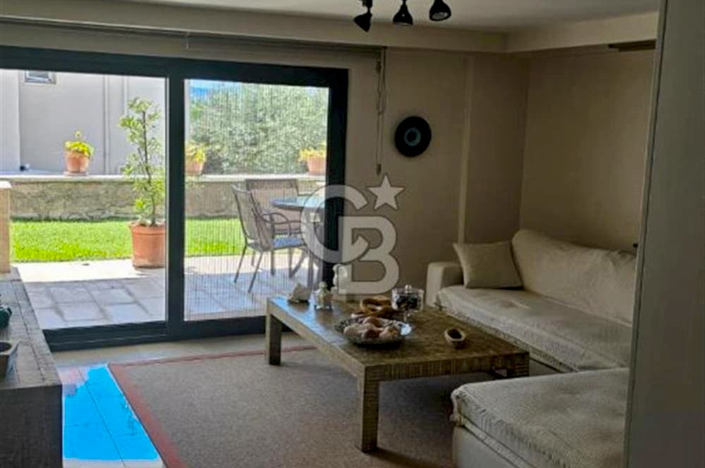 Ayvalık Cunda Adasında Full Deniz Manzaralı Satılık Lüks Villa