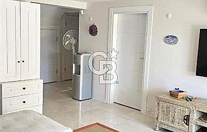 Ayvalık Cunda Adasında Full Deniz Manzaralı Satılık Lüks Villa