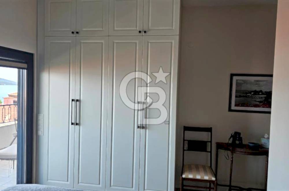 Ayvalık Cunda Adasında Full Deniz Manzaralı Satılık Lüks Villa