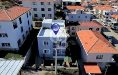 Foça Bağarası Kazım Dirik Mah. Satılık 2+1 Kapalı Mutfaklı Daire