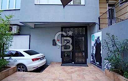 Kandilli Sahilde Satılık 4 katlı Yol Yalısı