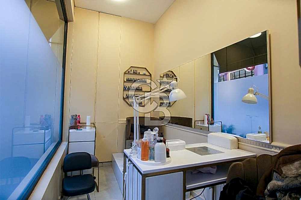 Kandilli Sahilde Satılık 4 katlı Yol Yalısı