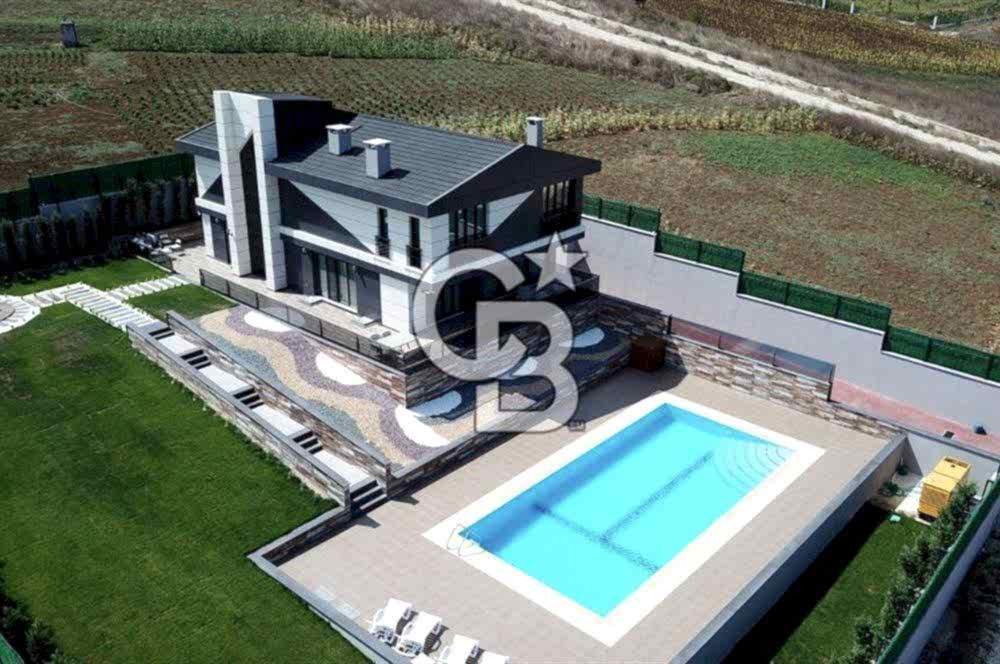 ÇATALCA'NIN EN ÖZEL VE NİTELİKLİ VİLLASI